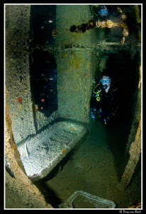 Bathroom in the Thistlegorm. Off camera strobe. by Dray Van Beeck 